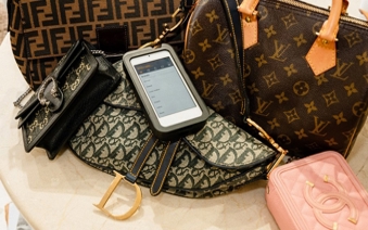 How we authenticate Designer Goods></a></h3>
<a href=