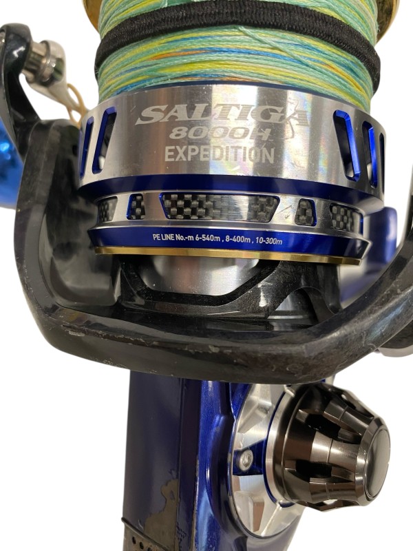 Daiwa Saltiga 8000H Expedition Blue | 042600847976 | Cash