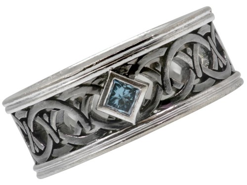 18ct White Gold Mens Diamond (Blue) Diamond Ring Size V 0.2ct TDW