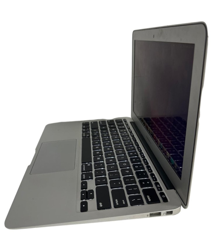 MacBook Air 11インチ シルバー Model A1465 【公式通販】