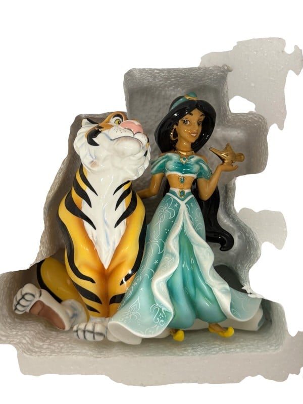The English Ladies Co Disney Jasmine & Rajah Statue | 042500263005 ...