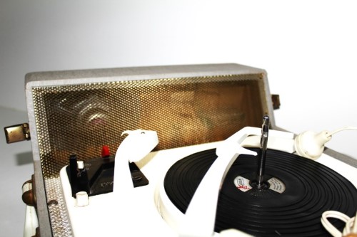 Kingsley Garrard Portable Record Player White 042000209057 Cash