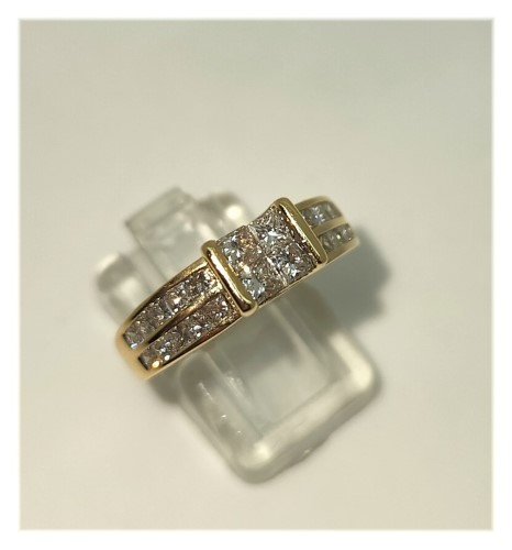 Michael Hill 14ct Yellow Gold Diamond Diamond Ring Size N